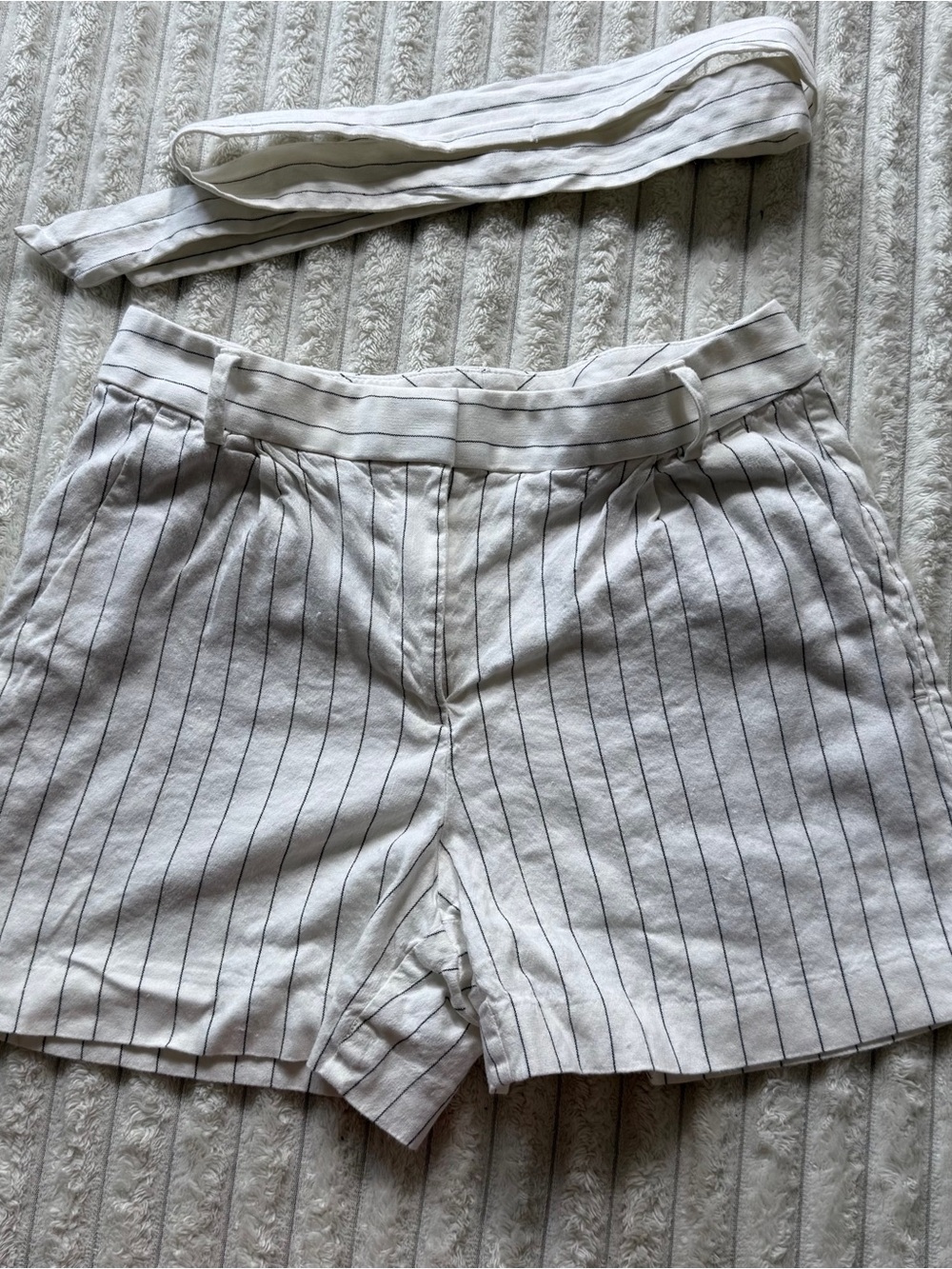 LOFT Women's White Pinstripe Paperbag Shorts Size 4 Belt Button High Rise